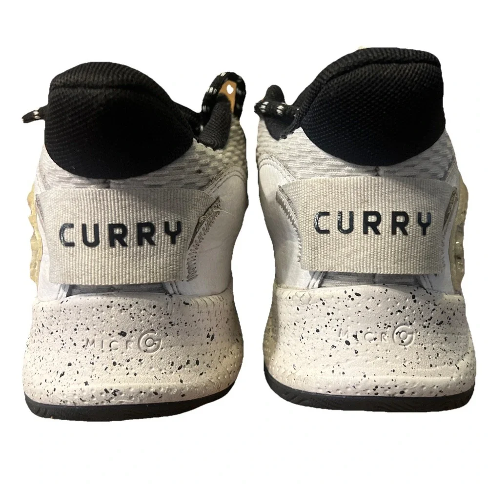Youth Size 4.5 Y Under Armour Curry 3Z7 Low‎ White Black sneaker